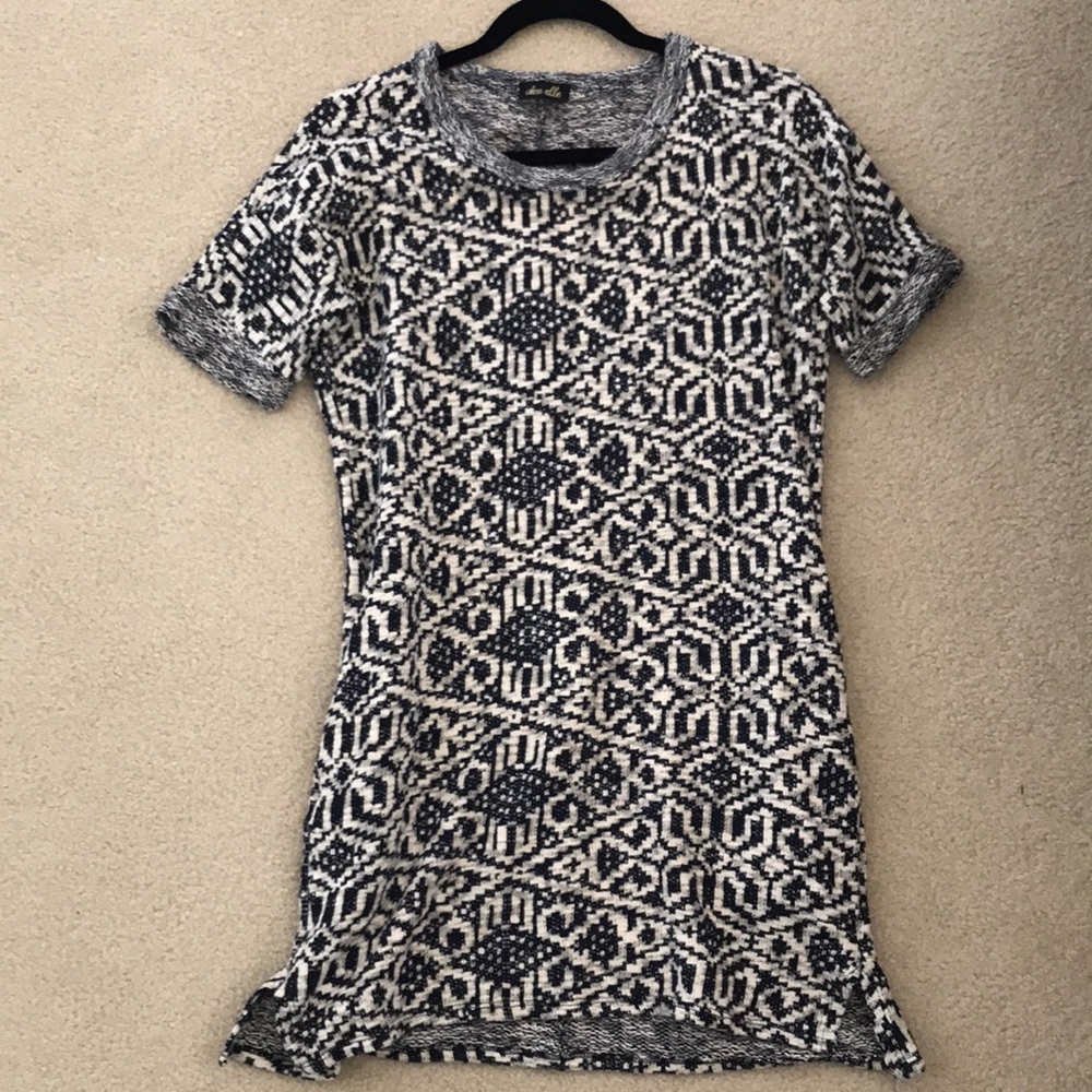 Patterned short sleeve dress